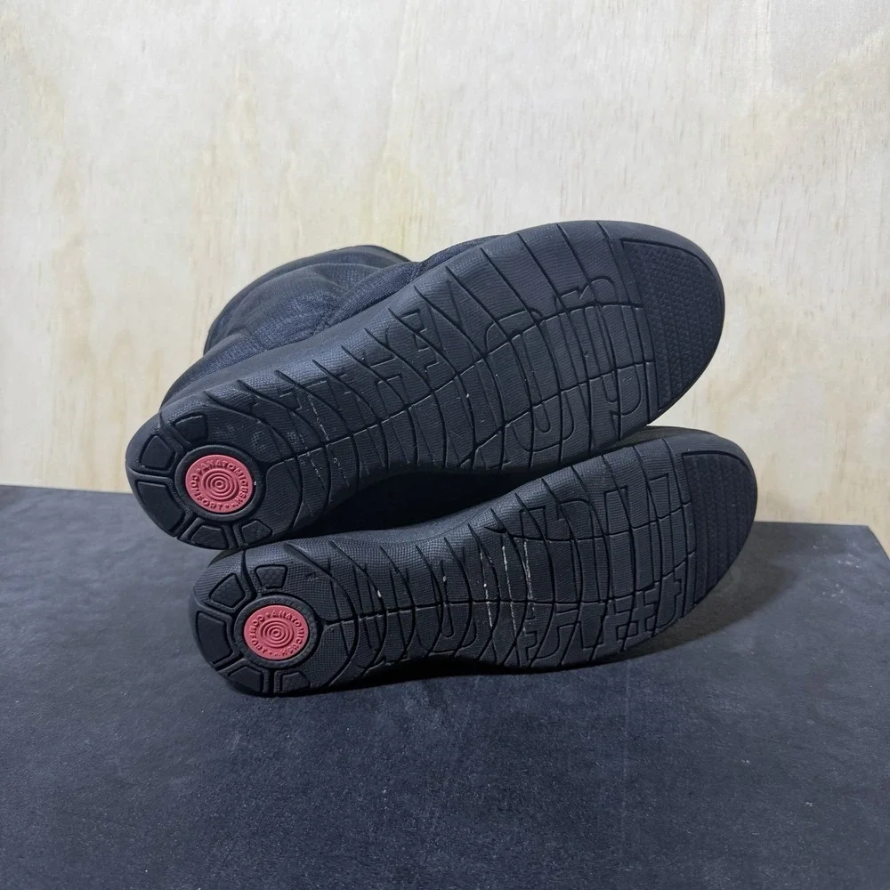 FitFlop Womens Snow Boots Black Puffer Winter Boots US 7.5 Waterproof Cozy